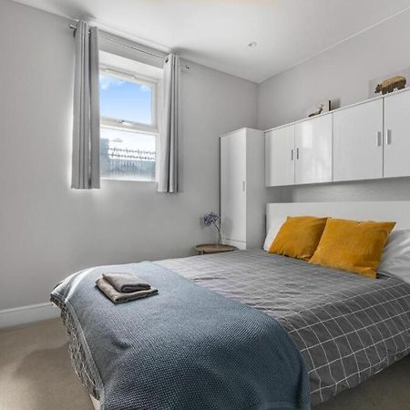 Brilliant 2 Bed Apartment - Spacious, Central & Well-Connected Λονδίνο Εξωτερικό φωτογραφία
