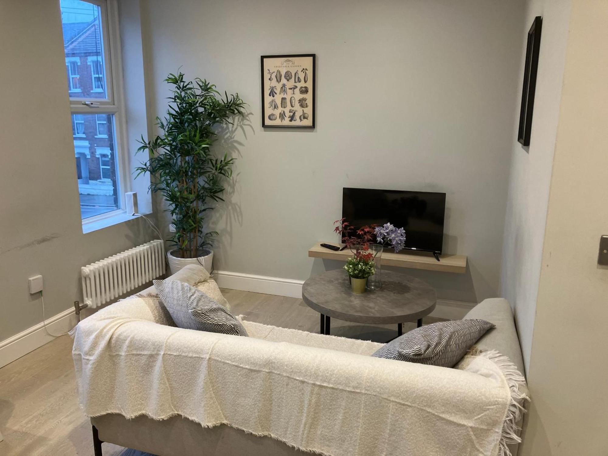 Brilliant 2 Bed Apartment - Spacious, Central & Well-Connected Λονδίνο Εξωτερικό φωτογραφία