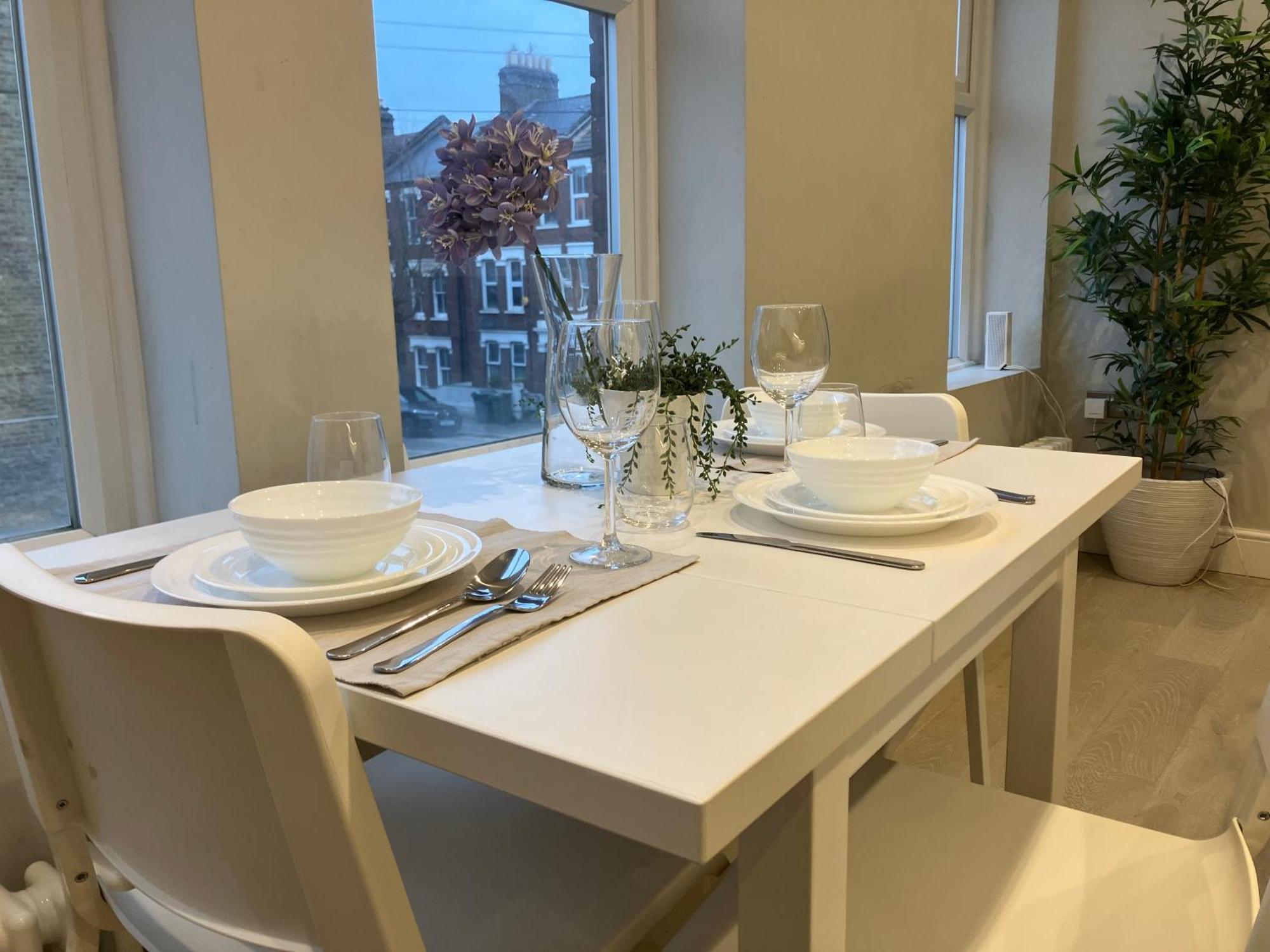 Brilliant 2 Bed Apartment - Spacious, Central & Well-Connected Λονδίνο Εξωτερικό φωτογραφία