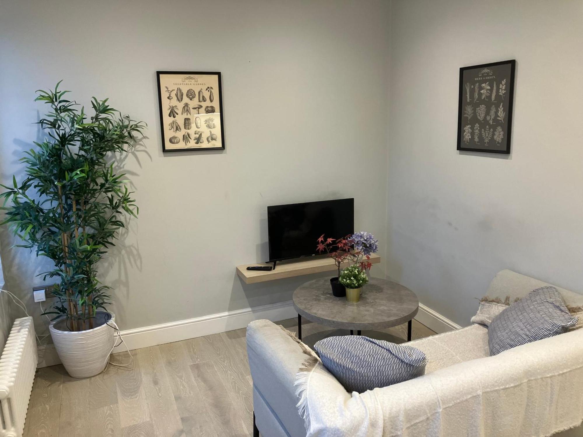 Brilliant 2 Bed Apartment - Spacious, Central & Well-Connected Λονδίνο Εξωτερικό φωτογραφία