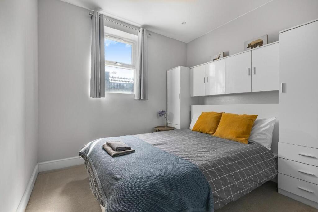 Brilliant 2 Bed Apartment - Spacious, Central & Well-Connected Λονδίνο Εξωτερικό φωτογραφία